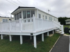 Luxury 2 Bedroom Caravan LG39, Shanklin, Isle of Wight